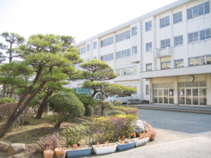 神奈川県茅ケ崎市の公立中学校、茅ヶ崎市立浜須賀中学校